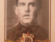 Лавыгин Александр Екимович 1903 г.р, был призван в 1943 году из Иркутска, красноармеец, скончался в госпитале от ран 1 апреля 1945 года, похоронен в Польше, в г. Гданьск. Фото прислала Наталья Дорофеева