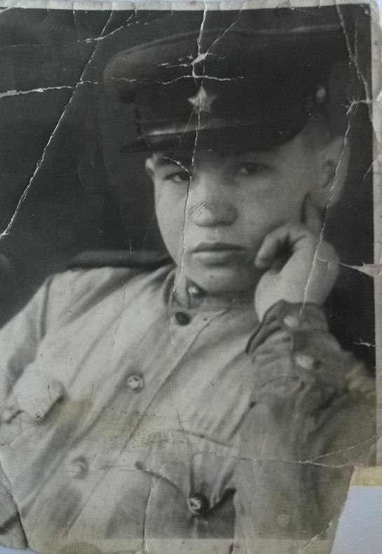 Василий Арсентьевич  родился 10.11.1924 в с. Ново-Летники Зиминского района Иркутской области.