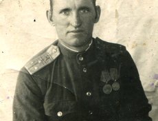 Савлуков Александр Захарович, капитан. 1-й Дальневосточный фронт, 145 кав. полк, 84 кав. дивизия. Орден Красной Звезды, Орден Отечественной войны II ст., Медаль «За боевые заслуги», «За отвагу», «За победу над Германией в ВОВ 1941–1945 гг.», "За победу на