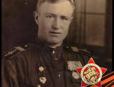 Тихонов Иван Андреевич. Гвардии старший сержант, старшина 6-1 батареи 1227 гаубично-артиллерийского полка в армии с 1942 по 1947 годы. Фото прислала Инна Благодерова