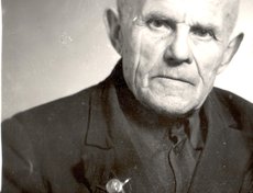 Калачук Андрей Александрович. (1913-1985). Призван в 1941. Гв. рядовой, красноармеец. Награжден: Орденом Красной Звезды, Орденом Отечественной войны II степени, Медалью «За победу над Германией в Великой Отечественной войне 1941–1945 гг.»