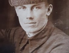 Плюснин Валентин Константинович. Иркутская область, Нижнеудинский район, рп.Ук. Звание - Ефрейтор. Воевал- в артиллерии 4-го Украинского фронта( Корпатый, Польша, Киев, Чехословакия). Фото прислала Анастасия Шкаленкова
