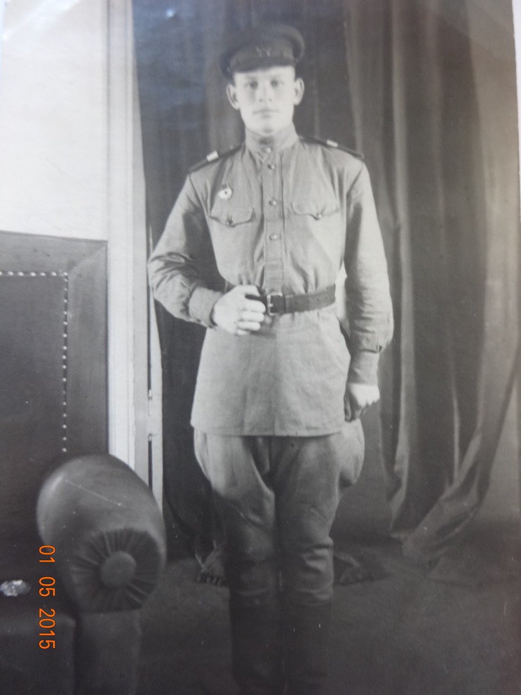 Сухих Николай Осипович (1924-2011г.г.), 3-й Белорус. фронт, 277-ая стр. Рославльская Краснозн.. орд. Суворова и Кутузова див., ком-р миномётного и зенитного расчета. Орден ВОВ I ст., За боевые заслуги", «За взятие Кёнигсберга», «За победу над Германией»