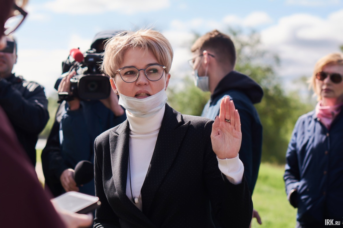 Светлана Кузнецова рассказала, что во время ливней в 2019 году воды Иркута подошли вплотную к поселку Горького и расположенному рядом садоводству. Тогда были приняты временные меры: подтопление сдерживали мешками с песком.