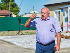 Глава Хомутовского МО Василий Колмаченко