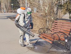 В Иркутске дезинфицировали парки, скверы и другие общественные пространства.