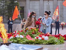 9 мая 2020 года в Иркутске отменили Парад Победы и другие массовые мероприятия. Несмотря на это, иркутяне пришли к Вечному огню почтить память людей, погибших в годы Великой Отечественной войны.