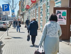 Утром 16 апреля индекс самоизоляции в Иркутске упал до 2,3 балла. Несмотря на режим, в городе было людно.