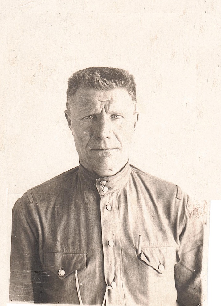 Мой дед - Атрощенко Яков Миронович 1902 года рождения воевал в Великую войну, был ранен в 1943 году, по ранению вернулся домой