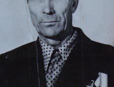 Нечаев Николай Андриянович, 1921. Призван в 1941 рядовым в 78-м стрелково-зенитном полку зенитчиком. Оборонял Москву. Был в плену, бежал. Был отправлен на Родину, а вскоре на фронт.