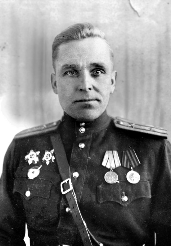 Паршиков Петр Гаврилович, 1906 г.р. Гвардии инженер-майор. Помощник командира по техчасти полка, девизии, истребительно-противотанковой бригады Верховного Главнокомандования Центрального, 1-ого и 2-ого Белорусских фронтов