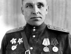 Паршиков Петр Гаврилович, 1906 г.р. Гвардии инженер-майор. Помощник командира по техчасти полка, девизии, истребительно-противотанковой бригады Верховного Главнокомандования Центрального, 1-ого и 2-ого Белорусских фронтов