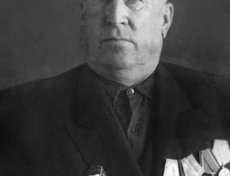 Просвирин Пётр Васильевич призван на фронт 7 октября 1941 г. Прошёл всю войну, воевал на БМ 13 Катюша. Участвовал в контрнаступление под Сталинградом, Ленинградом, Москвой, на Дальнем Востоке