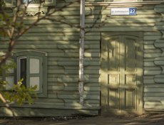 После завершения реставрации в здании расположился театр и творческие мастерские.