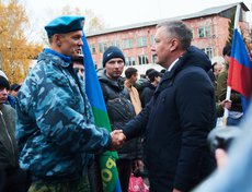 Среди мобилизованных — депутат Ангарского городского округа Денис Ягодзинский (слева).