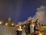 Произошедшее собрало толпу зевак вокруг, которые старались увидеть всё своими глазами. Фото Анастасии Марковой