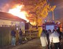 Самолёт упал на частный жилой дом. По стечению обстоятельств, никто из жильцов не пострадал. Фото очевидца