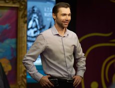 Музыкальный руководитель спектакля Михаил Тарасов.