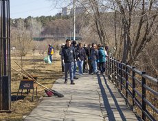 На уборку в Пади Долгой пришли 300 человек.