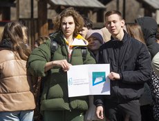 Они объясняли жителям, как принять участие и поддержать любой из предложенных проектов.