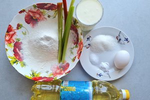 Шарлотка с ревенем уже была, пробуем новый рецепт.