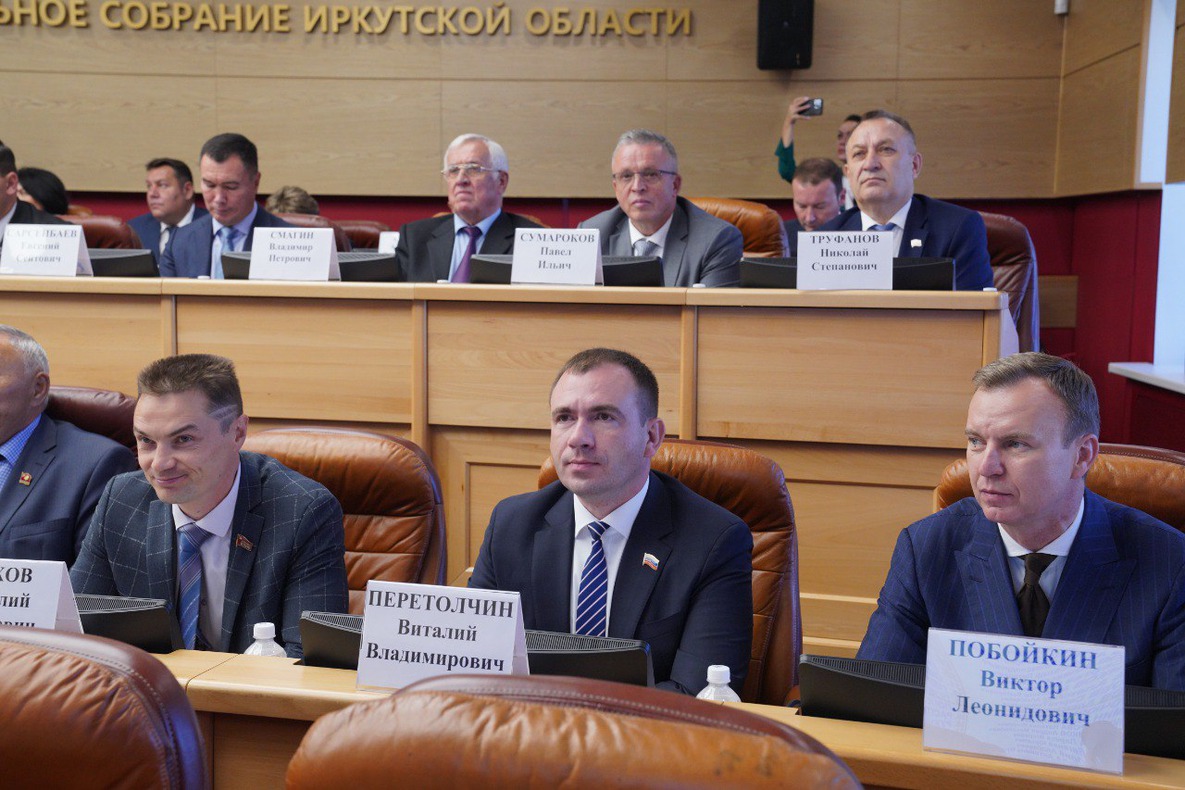 Анатолий Обухов, Виталий Перетолчин, Виктор Побойкин