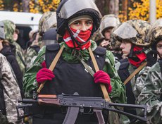 Программа кросса включала шесть этапов различной сложности, в ходе которых участники демонстрировали навыки боевой и физической подготовки.
