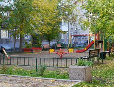 Ленинский округ. Двор по адресу: ул. Пржевальского, 32