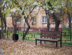 Свердловский округ. Двор по адресу: ул. Лермонтова, 289