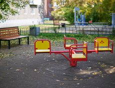 Ленинский округ. Двор по адресу: ул. Пржевальского, 32