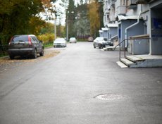 Свердловский округ. Двор по адресу: ул. Лермонтова, 289