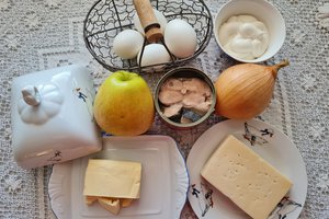 Блюдо советских времен с новыми ингредиентами.