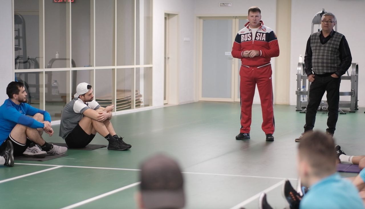 Александр Зубков пришел на тренировку команды «Байкал-Энергия» по приглашению директора клуба Игоря Бондаренко Александр Зубков пришел на тренировку команды «Байкал-Энергия» по приглашению директора клуба Игоря Бондаренко