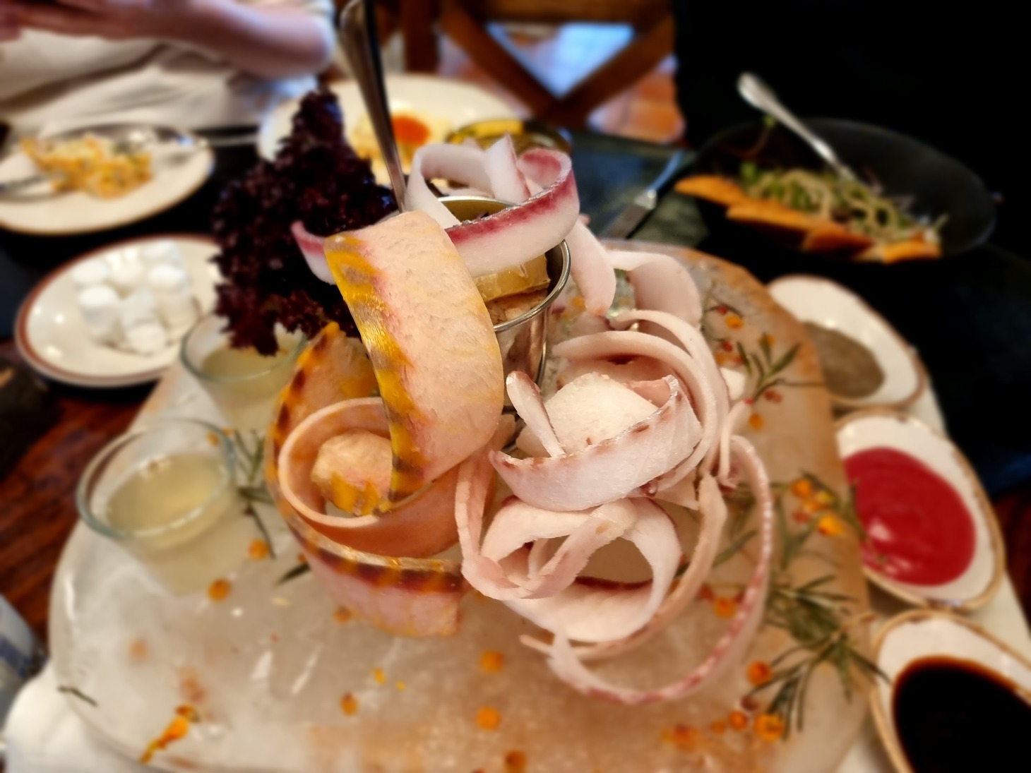 Cтроганина из свежезамороженной рыбы: муксуна, нельмы, осетра