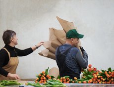 Половина урожая будет продаваться в крупной сети супермаркетов.
