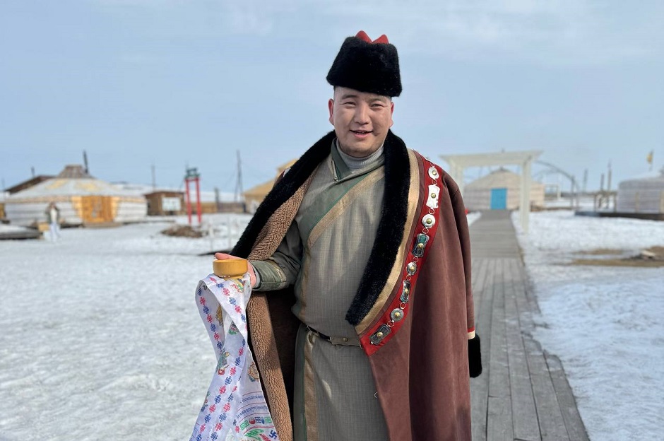 Знакомство с культурой коренного населения Прибайкалья входит в программу туров Знакомство с культурой коренного населения Прибайкалья входит в программу туров