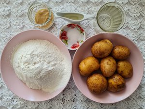 С начинкой из сырого картофеля.