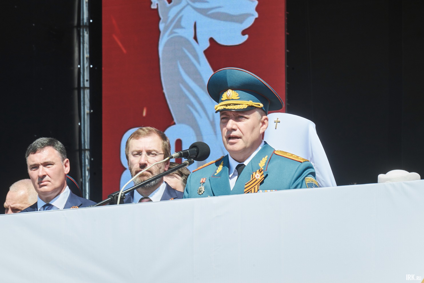 Игорь Кобзев, губернатор Иркутской области: «Мы должны помнить, какой ценой завоевана Победа. Сегодня такие же герои, оставив мирные дела и свои семьи, мужественно защищают рубежи нашей Родины. Мы вместе одержим нашу общую победу».