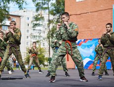 С показательным номером выступили воспитанники спортивного клуба «Суворовец».