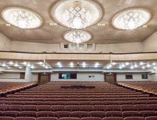 Демонтированные театральные кресла передали в пользование учреждениям культуры и образования Иркутской области.