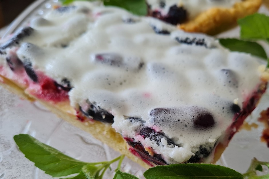 Песочный пирог с ягодами