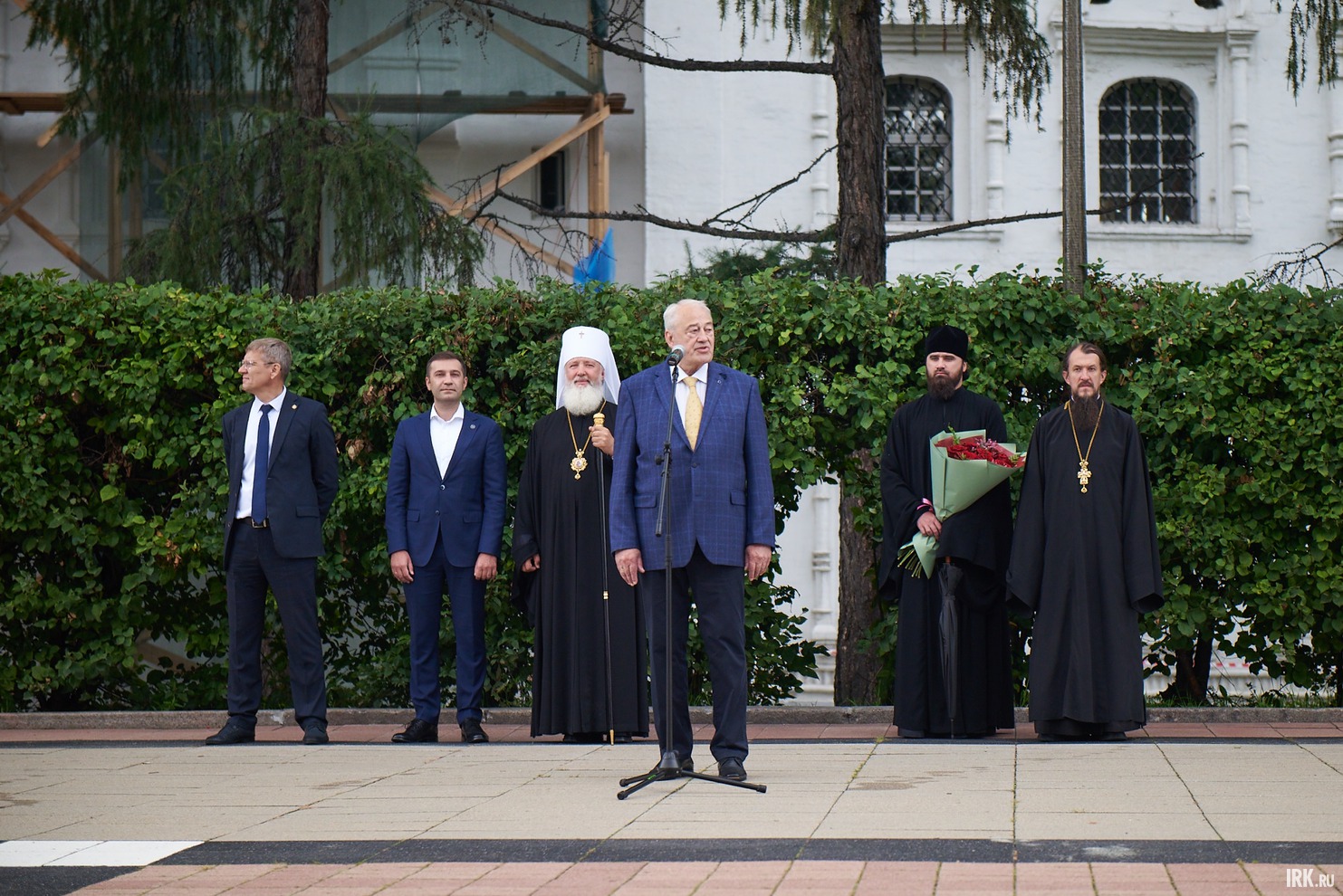 Ещё одну линейку на площади около Спасской церкви провели для учеников Православной гимназии во имя Рождества Пресвятой Богородицы.