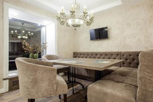 Интерьер. Фото с сайта https://strogovhotel.ru/cafe/