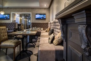 Интерьер. Фото с сайта https://strogovhotel.ru/cafe/