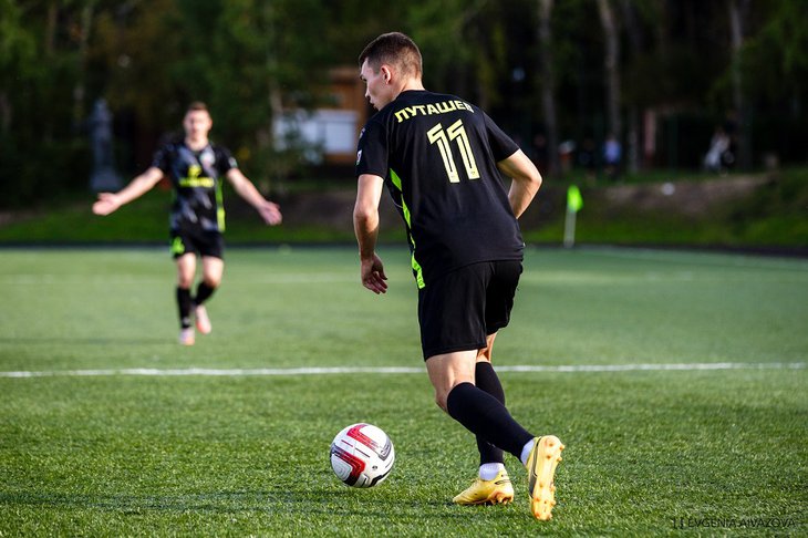 Футболист. Фото: Евгения Айвазова, группа ФК «Иркутск» «ВКонтакте»
