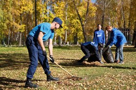 Субботник. Фото пресс-службы администрации Иркутска