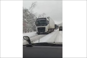 Пробка на федеральной трассе. Скриншот видео Светланы Палеевой