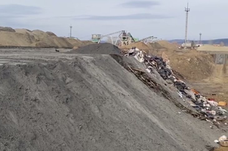 Золошлаковые отходы. Фото из телеграм-канала Байкальской межрегиональной природоохранной прокуратуры