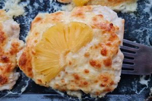 Можно и подать на Новый год, и просто съесть на ужин.