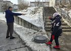 Работа депутата в округе. Фото пресс-службы думы Иркутска